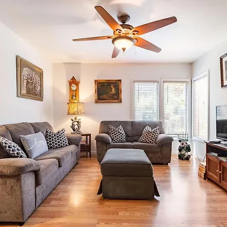 Serenity House Near Gaslamp, San Diego Zoo & Petco